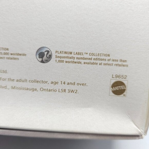 Vera Wang Bride Barbie Doll The Romanticist Gold Label Limited Edition L9652 - Picture 11 of 11